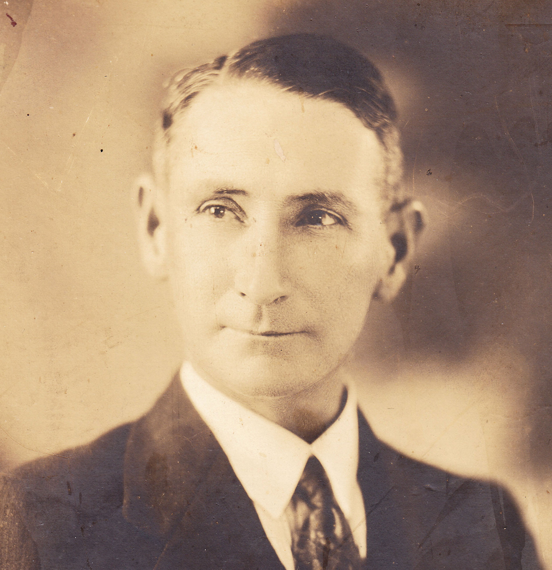 Photo of photos/Robert Kennedy McLennan b1883_crop